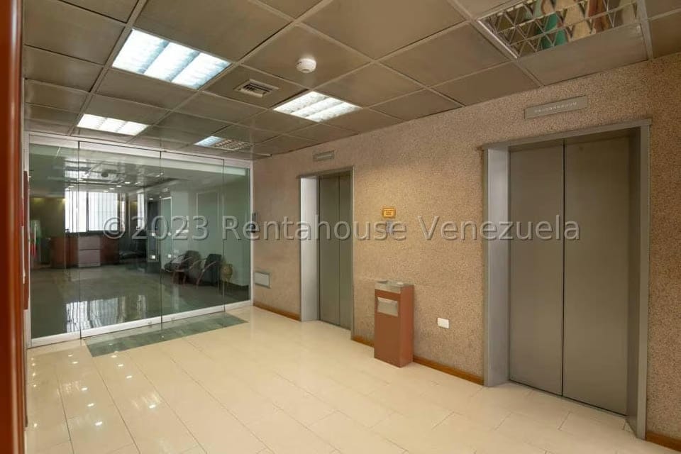 Comercial (Edificio) en Venta en Parroquia Altagracia, Distrito Metropolitano - 5