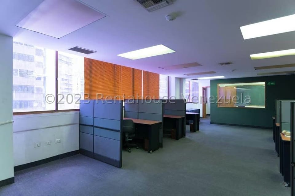 Comercial (Edificio) en Venta en Parroquia Altagracia, Distrito Metropolitano - 42
