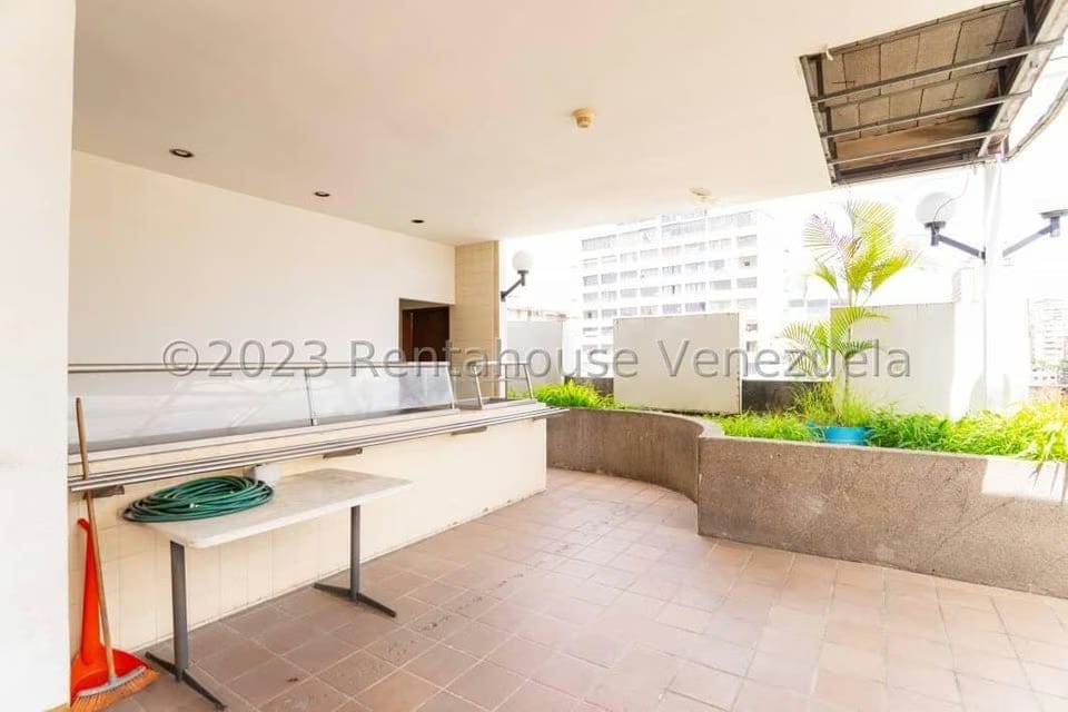 Comercial (Edificio) en Venta en Parroquia Altagracia, Distrito Metropolitano - 57