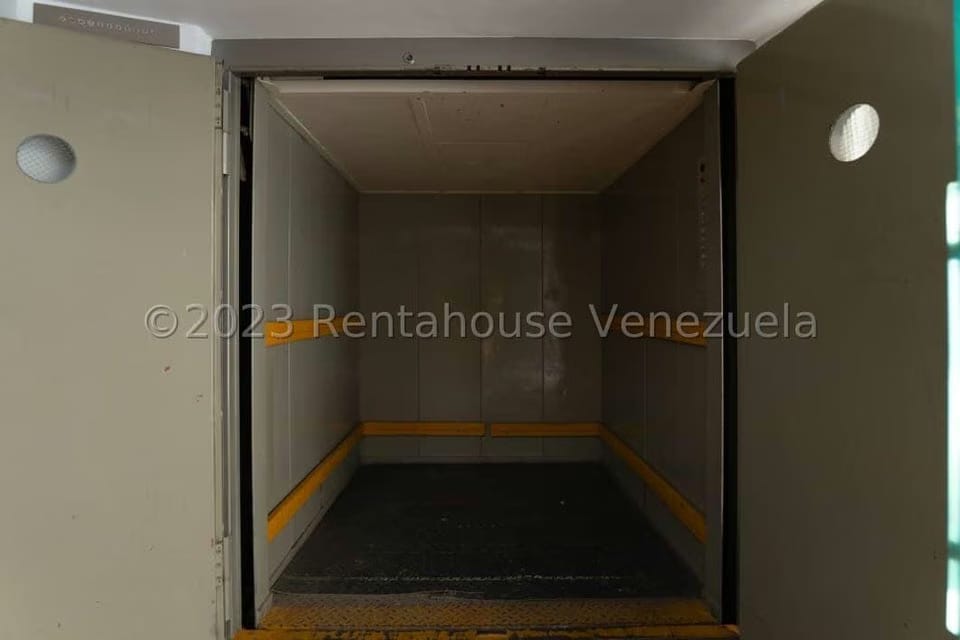 Comercial (Edificio) en Venta en Parroquia Altagracia, Distrito Metropolitano - 61
