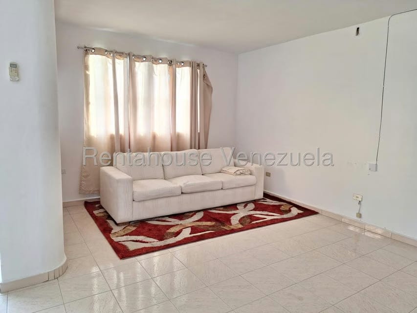 Apartamento (1 Nivel) en Alquiler en La Trigaleña, Carabobo - 2