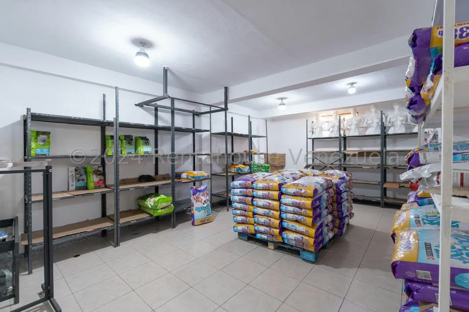 Comercial (Local Comercial) en Venta en Cementerio, Distrito Metropolitano - 12