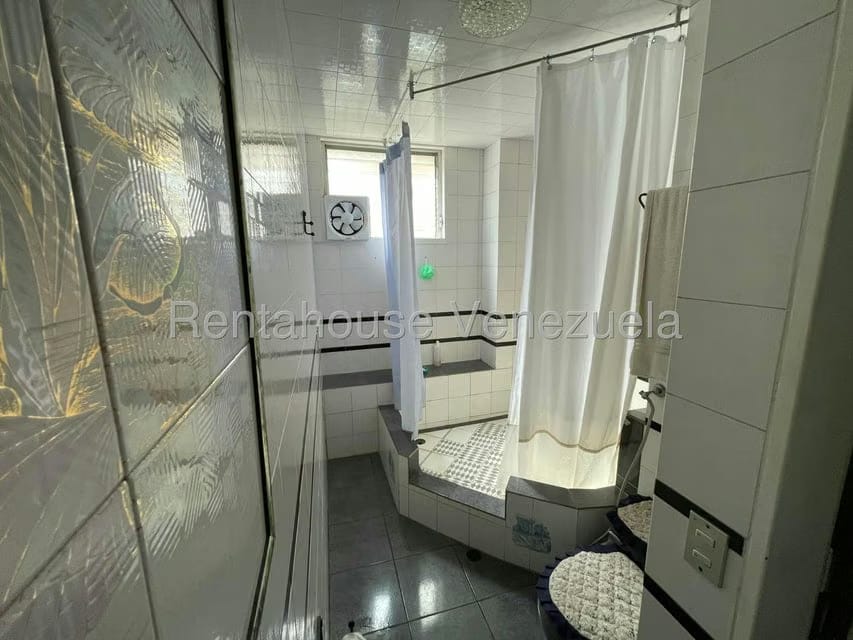 Apartamento (1 Nivel) en Venta en San Bernardino, Distrito Metropolitano - 16