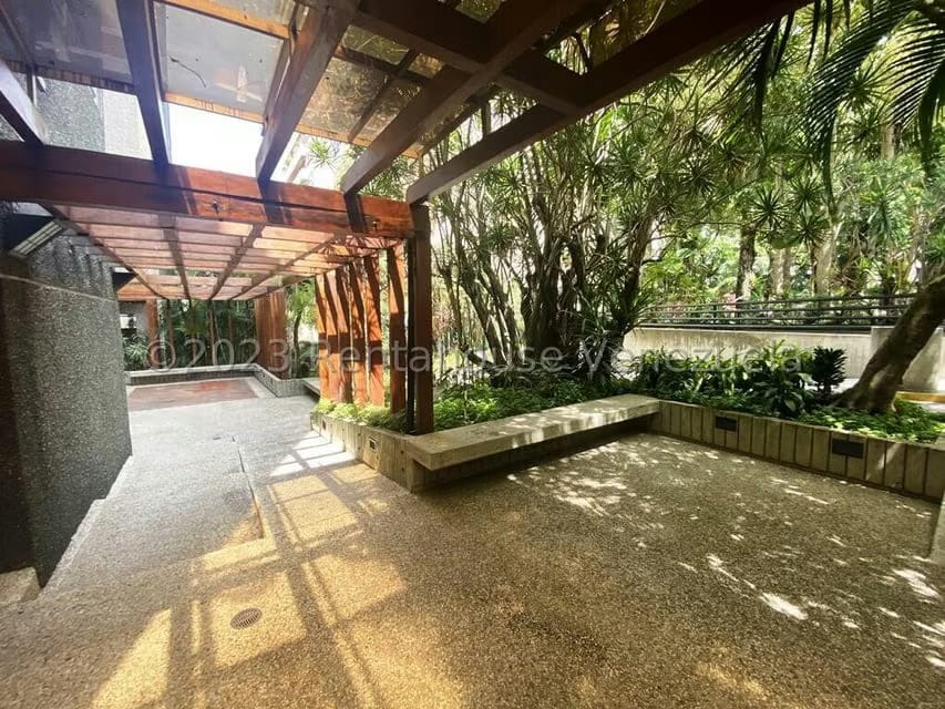 Apartamento (1 Nivel) en Alquiler en Santa Eduvigis, Distrito Metropolitano - 2