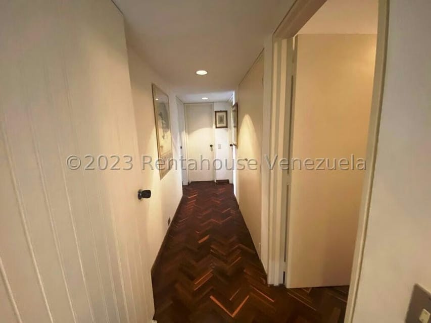 Apartamento (1 Nivel) en Alquiler en Santa Eduvigis, Distrito Metropolitano - 22