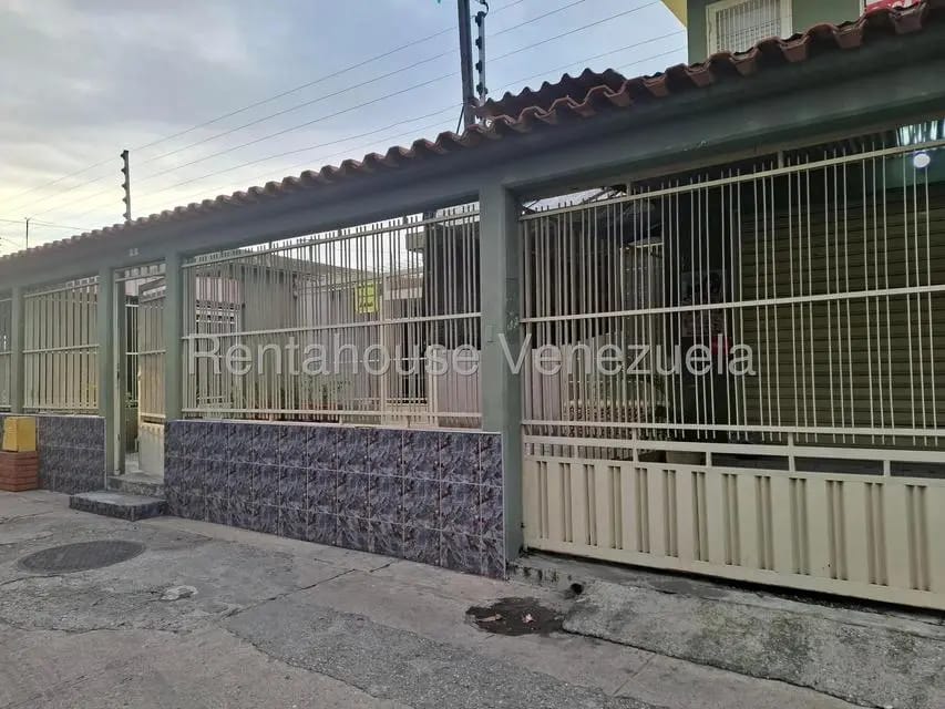 Casa (1 Nivel) en Venta en Parroquia Catedral, Lara - 2