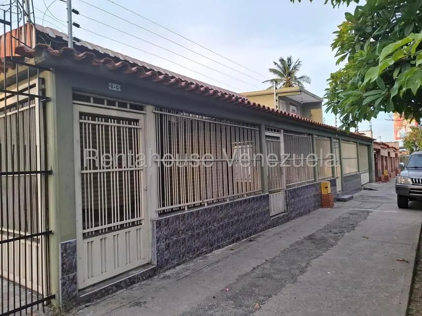 Casa (1 Nivel) en Venta en Parroquia Catedral, Lara - 30