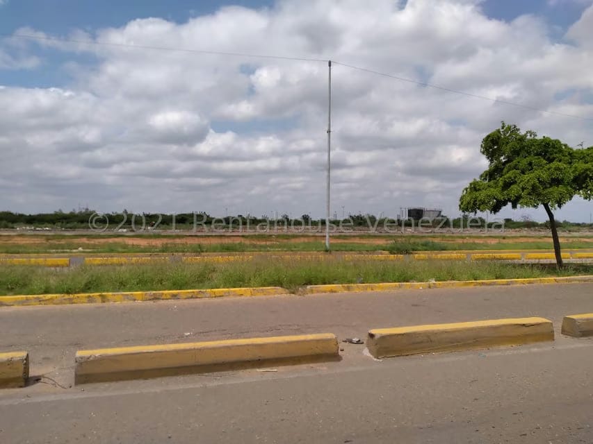Terreno (Residencial) en Venta en Via La Concepcion, Zulia - 2