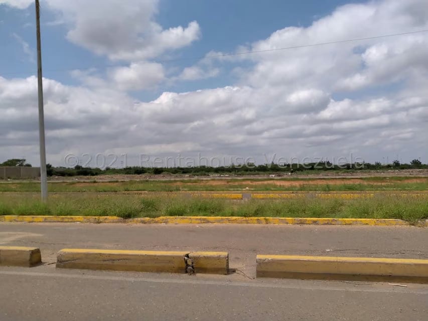 Terreno (Residencial) en Venta en Via La Concepcion, Zulia - 3