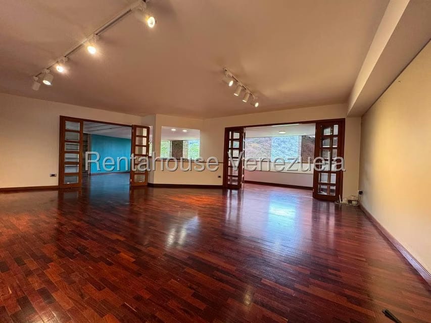 Apartamento (1 Nivel) en Venta en Los Naranjos del Cafetal, Distrito Metropolitano - 2