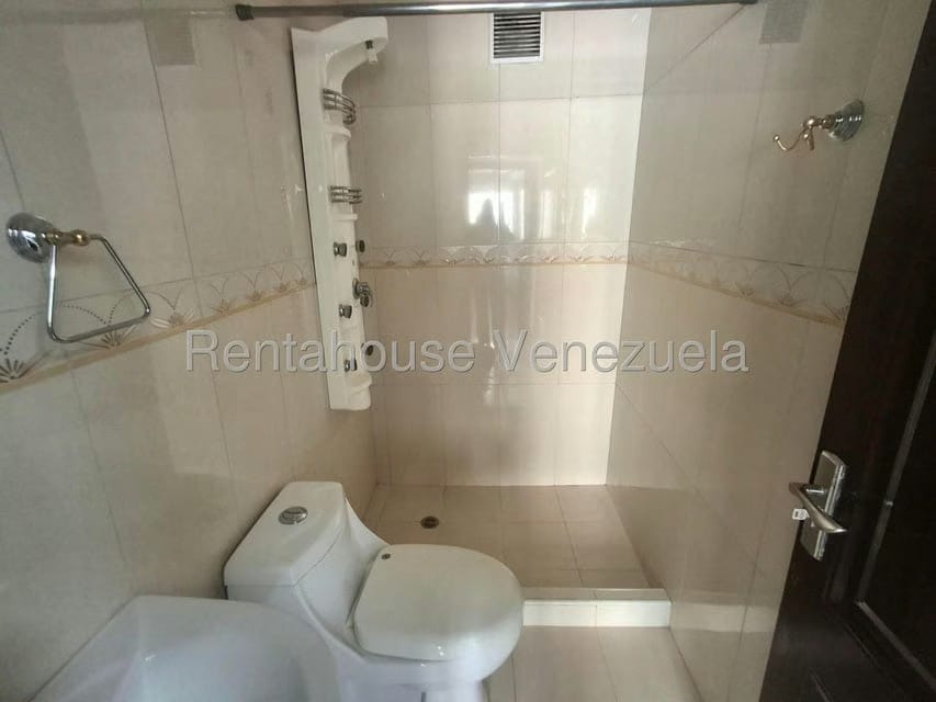 Apartamento (1 Nivel) en Venta en Zona Oeste, Lara - 32