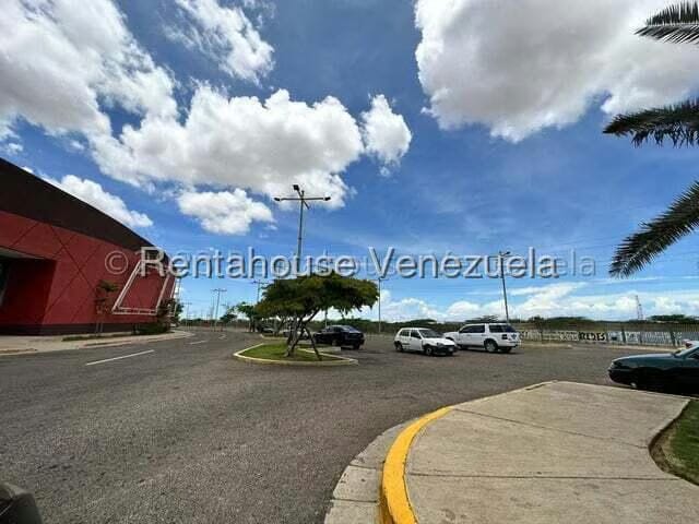 Comercial (Local Comercial) en Alquiler en Punto Fijo, Falcon - 12