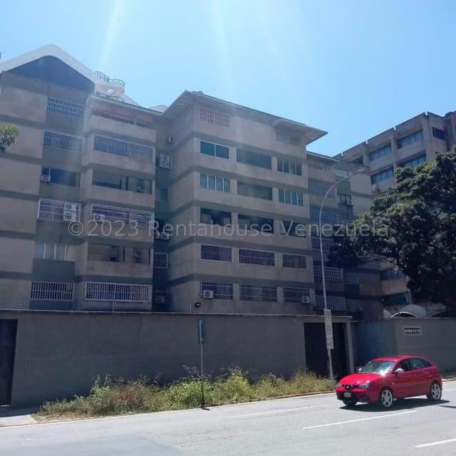 Apartamento (1 Nivel) en Venta en Chuao, Distrito Metropolitano - 2