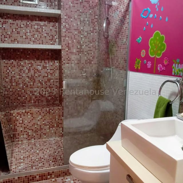 Apartamento (1 Nivel) en Venta en Chuao, Distrito Metropolitano - 49