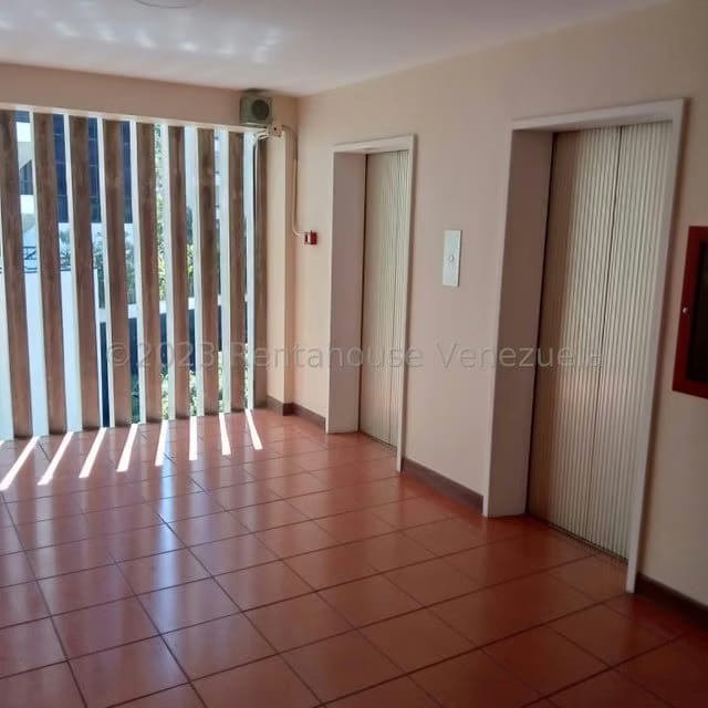 Apartamento (1 Nivel) en Venta en Chuao, Distrito Metropolitano - 8