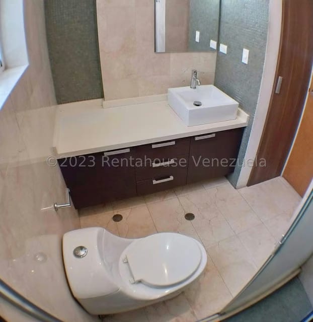 Apartamento (1 Nivel) en Venta en Chuao, Distrito Metropolitano - 78