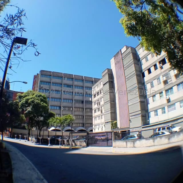 Apartamento (1 Nivel) en Venta en Chuao, Distrito Metropolitano - 90
