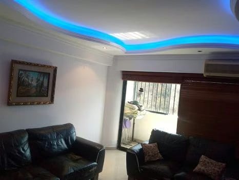 VENTA DE APARTAMENTO URB LAS CHIMENEAS - 3