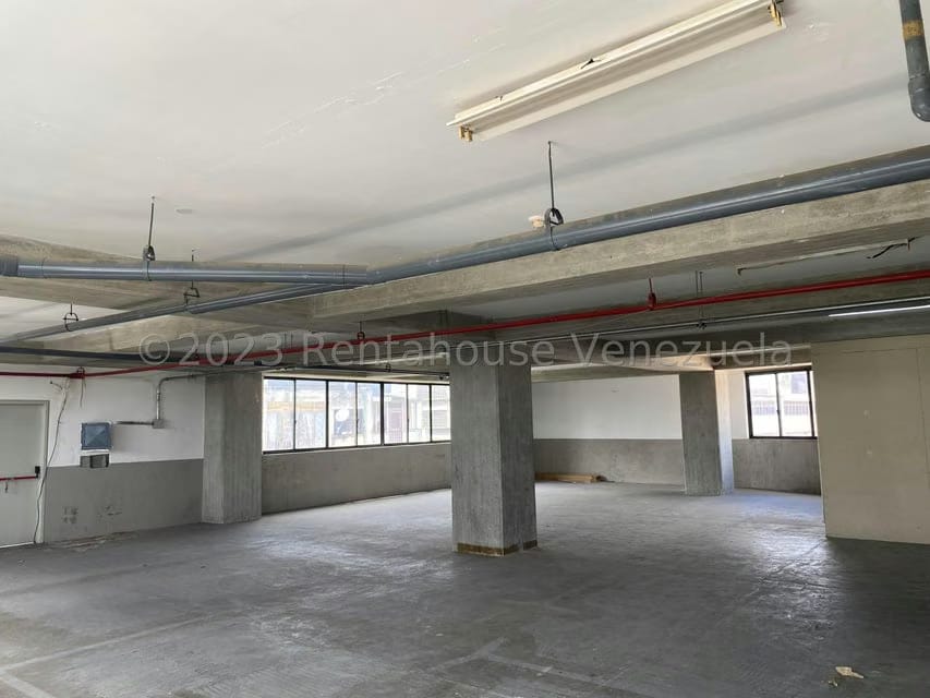 Comercial (Edificio) en Venta en Los Dos Caminos, Distrito Metropolitano - 17