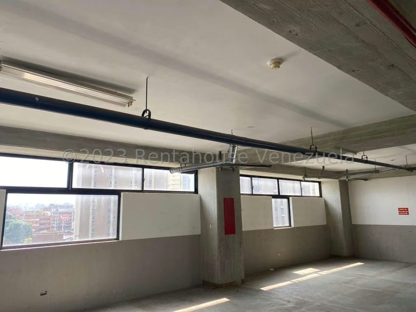 Comercial (Edificio) en Venta en Los Dos Caminos, Distrito Metropolitano - 19
