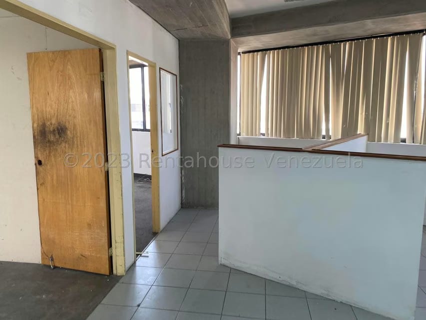 Comercial (Edificio) en Venta en Los Dos Caminos, Distrito Metropolitano - 24