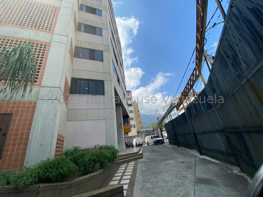 Comercial (Edificio) en Venta en Los Dos Caminos, Distrito Metropolitano - 9