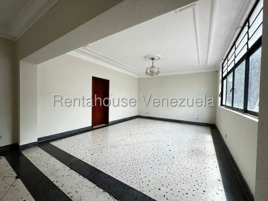 Casa (Duplex) en Venta en Colinas de Bello Monte, Distrito Metropolitano - 3