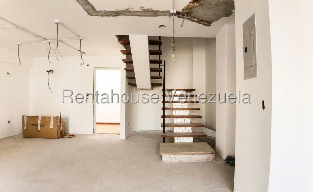 Apartamento (Duplex) en Venta en Los Palos Grandes, Distrito Metropolitano - 11