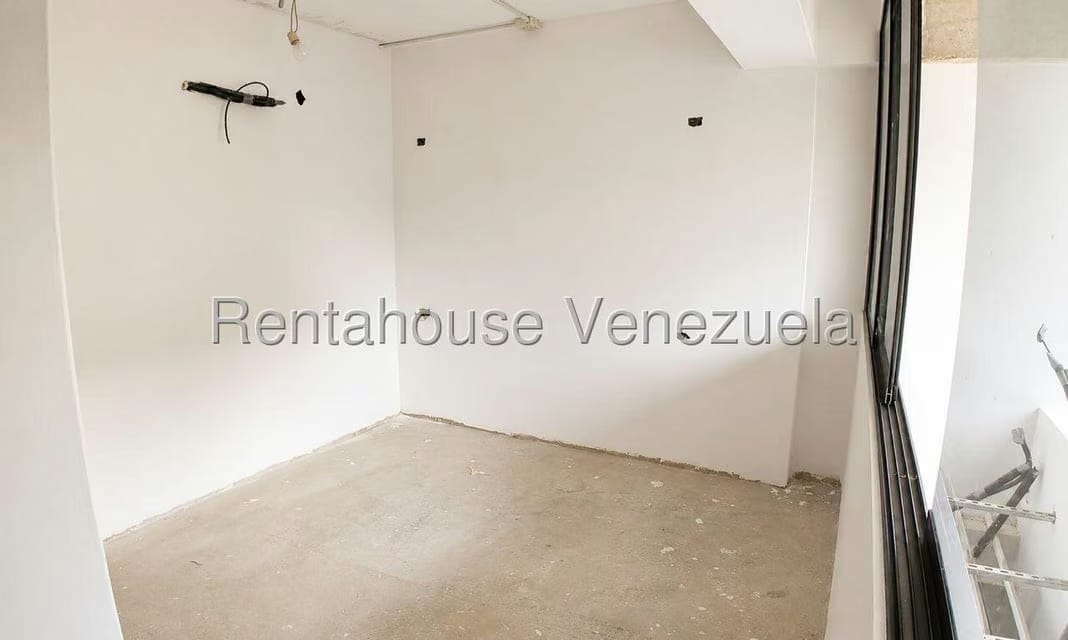Apartamento (Duplex) en Venta en Los Palos Grandes, Distrito Metropolitano - 4