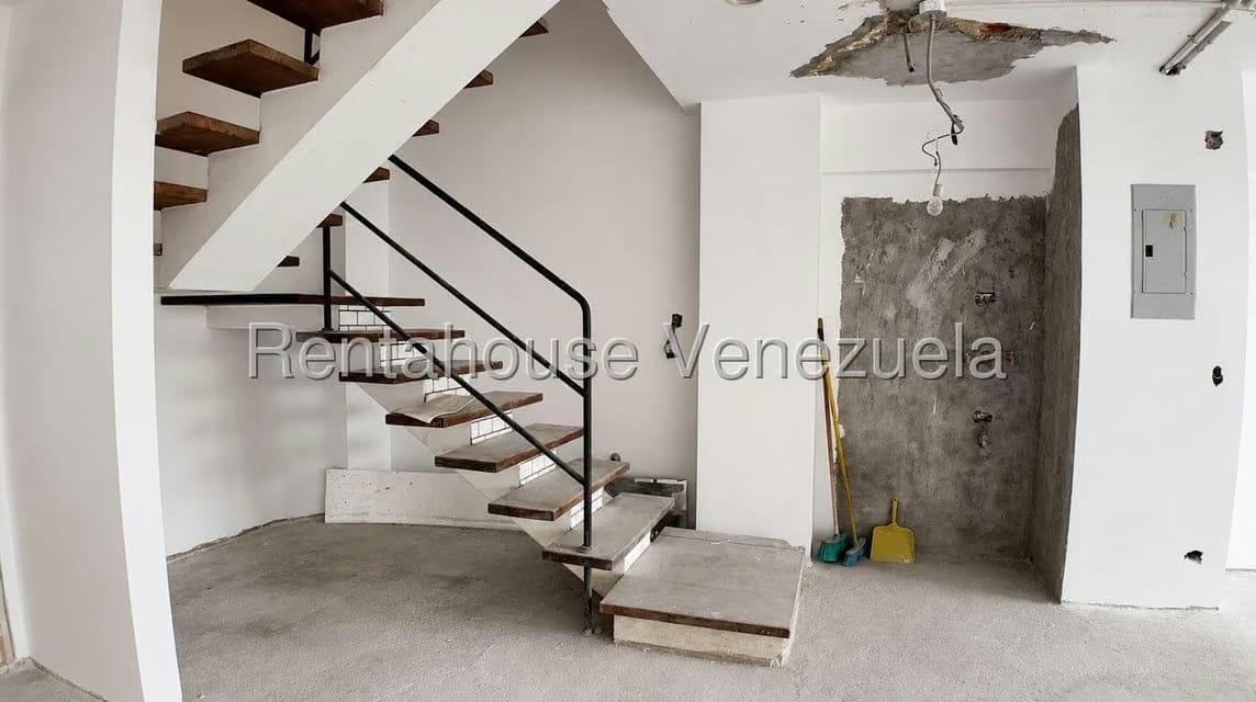 Apartamento (Duplex) en Venta en Los Palos Grandes, Distrito Metropolitano - 7