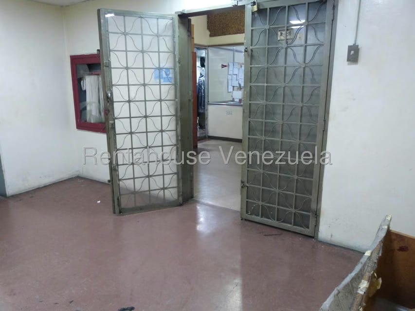 Comercial (Edificio) en Venta en Parroquia Catedral, Distrito Metropolitano - 14