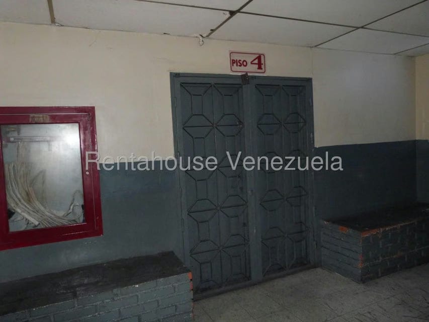 Comercial (Edificio) en Venta en Parroquia Catedral, Distrito Metropolitano - 15