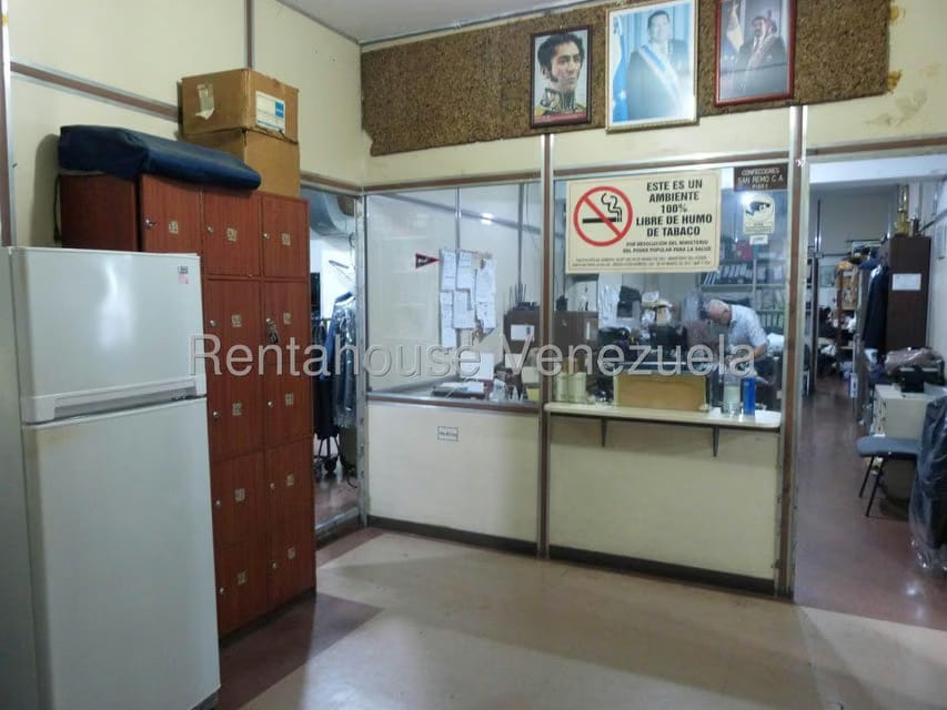 Comercial (Edificio) en Venta en Parroquia Catedral, Distrito Metropolitano - 16