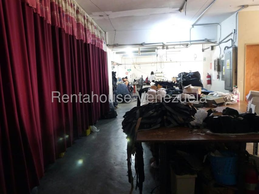 Comercial (Edificio) en Venta en Parroquia Catedral, Distrito Metropolitano - 20