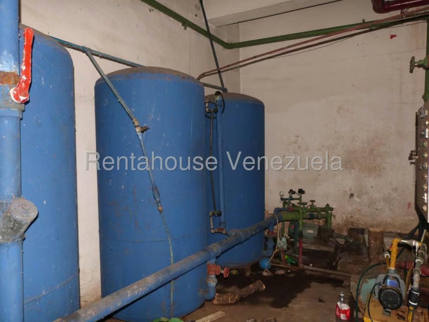 Comercial (Edificio) en Venta en Parroquia Catedral, Distrito Metropolitano - 21