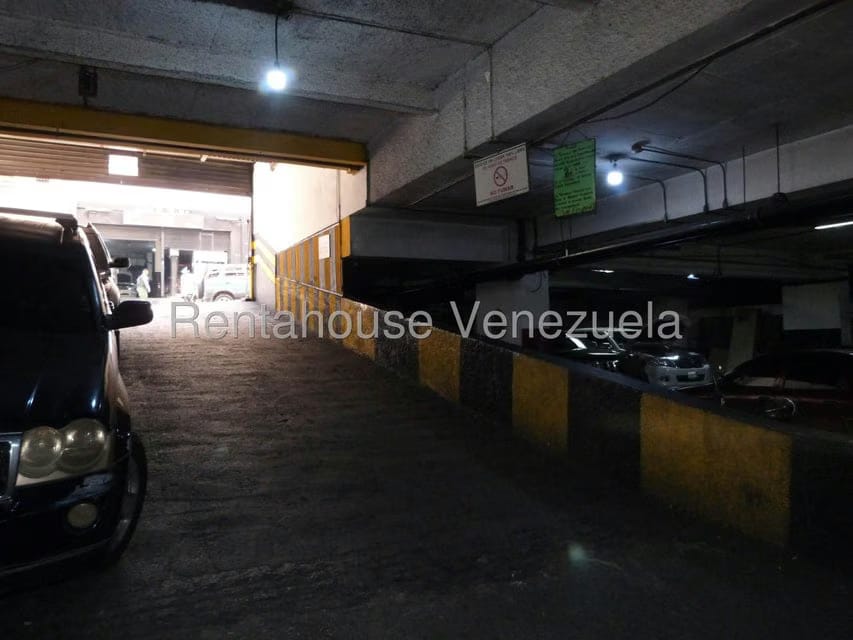 Comercial (Edificio) en Venta en Parroquia Catedral, Distrito Metropolitano - 5