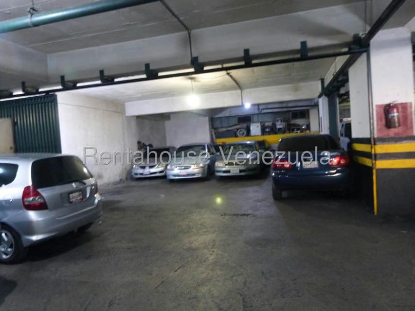 Comercial (Edificio) en Venta en Parroquia Catedral, Distrito Metropolitano - 9