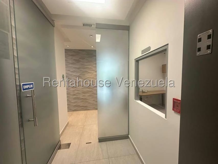Comercial (Oficina) en Alquiler en Macaracuay, Distrito Metropolitano - 12