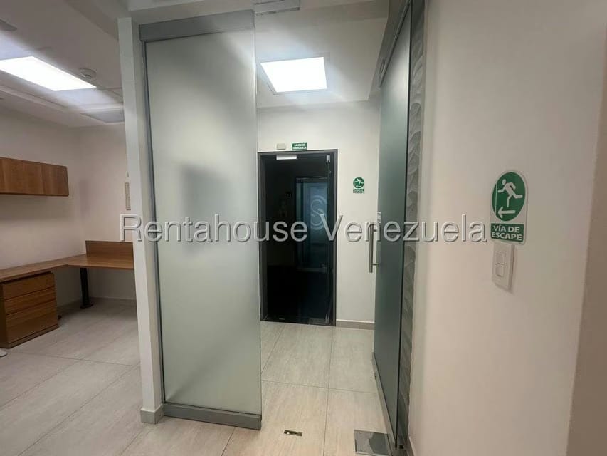 Comercial (Oficina) en Alquiler en Macaracuay, Distrito Metropolitano - 14