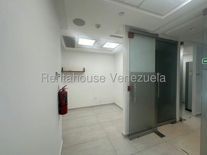 Comercial (Oficina) en Alquiler en Macaracuay, Distrito Metropolitano - 16
