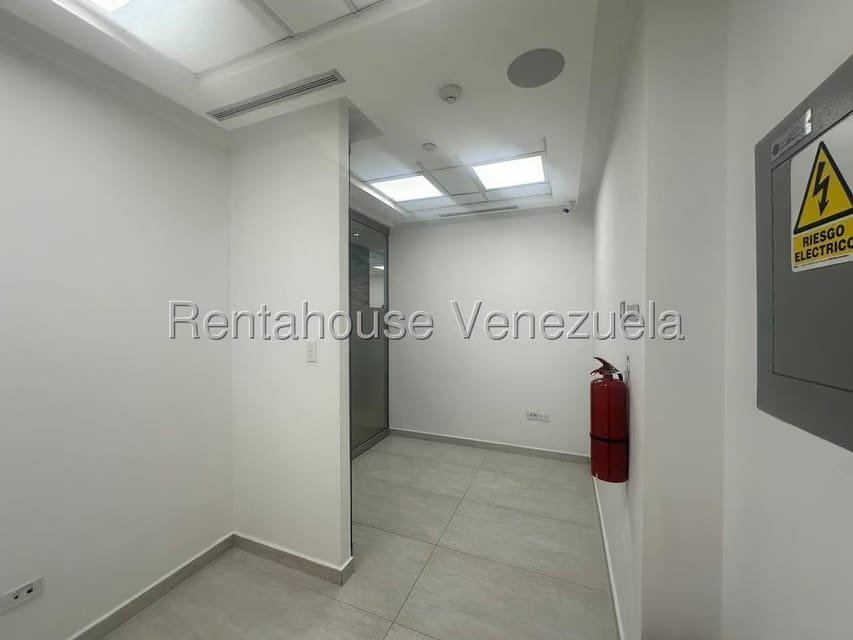 Comercial (Oficina) en Alquiler en Macaracuay, Distrito Metropolitano - 17
