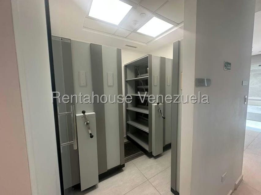 Comercial (Oficina) en Alquiler en Macaracuay, Distrito Metropolitano - 19