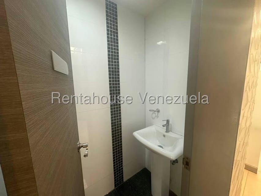 Comercial (Oficina) en Alquiler en Macaracuay, Distrito Metropolitano - 20