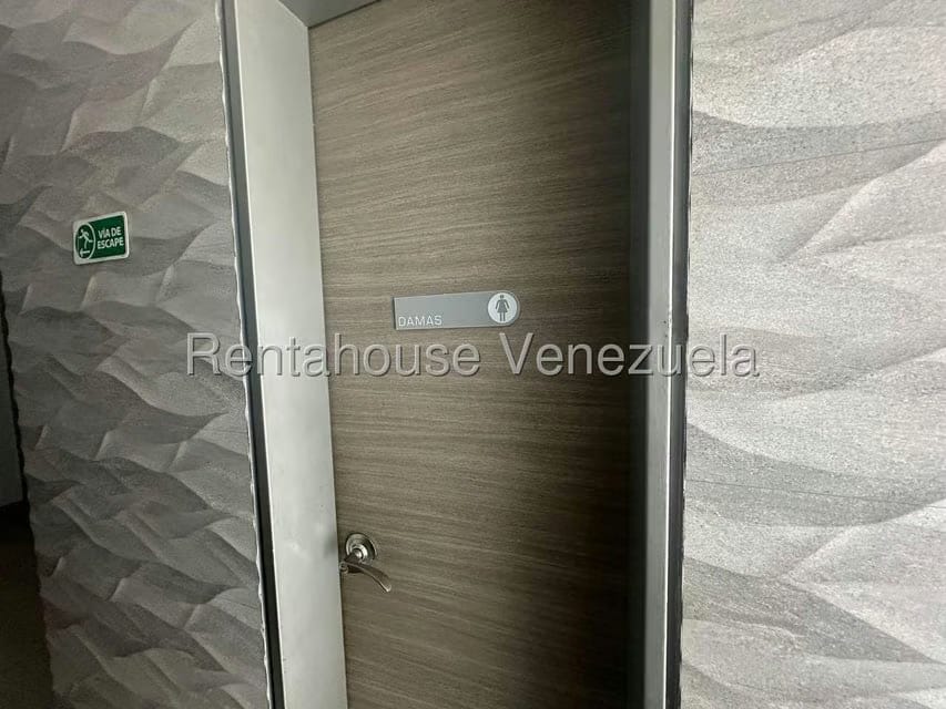 Comercial (Oficina) en Alquiler en Macaracuay, Distrito Metropolitano - 28