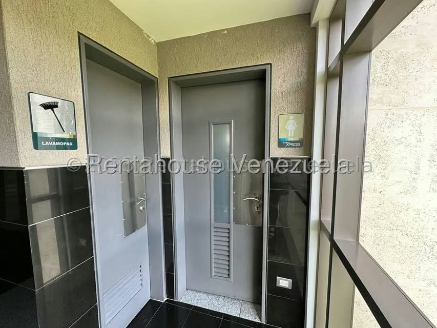 Comercial (Oficina) en Alquiler en Macaracuay, Distrito Metropolitano - 36