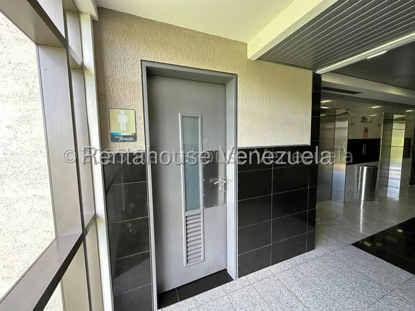 Comercial (Oficina) en Alquiler en Macaracuay, Distrito Metropolitano - 37