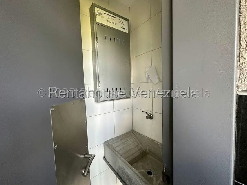 Comercial (Oficina) en Alquiler en Macaracuay, Distrito Metropolitano - 39
