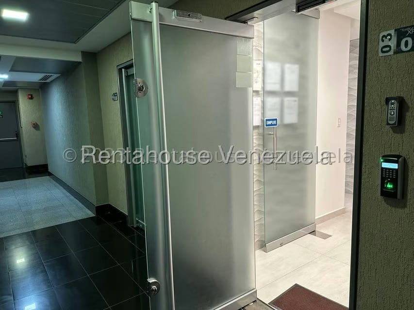 Comercial (Oficina) en Alquiler en Macaracuay, Distrito Metropolitano - 9