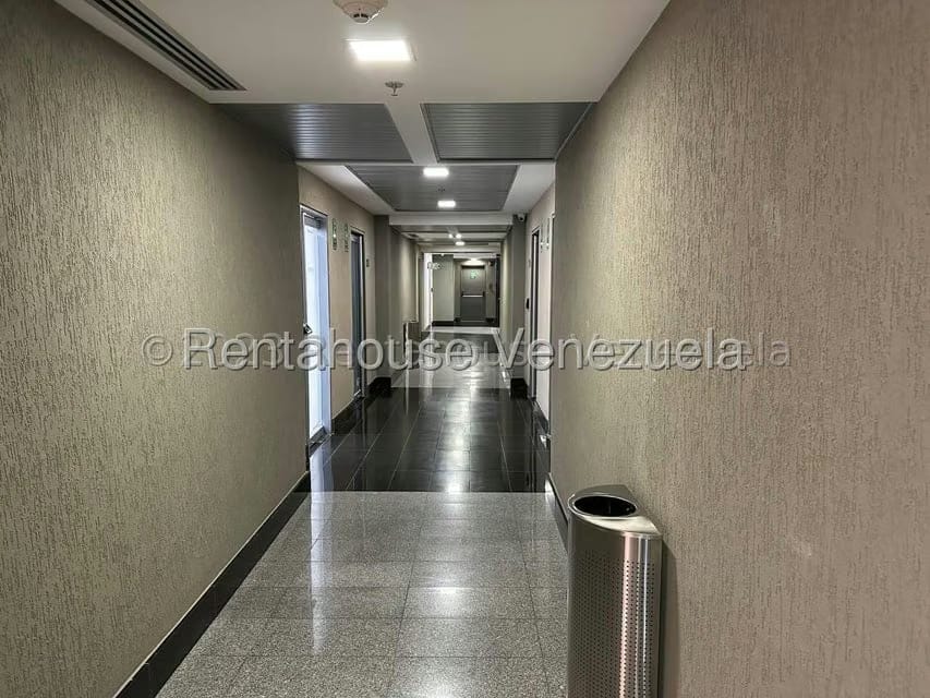 Comercial (Oficina) en Alquiler en Macaracuay, Distrito Metropolitano - 10