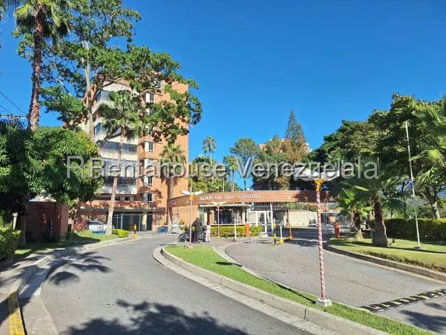 Apartamento (1 Nivel) en Alquiler en Colinas de La Tahona, Distrito Metropolitano